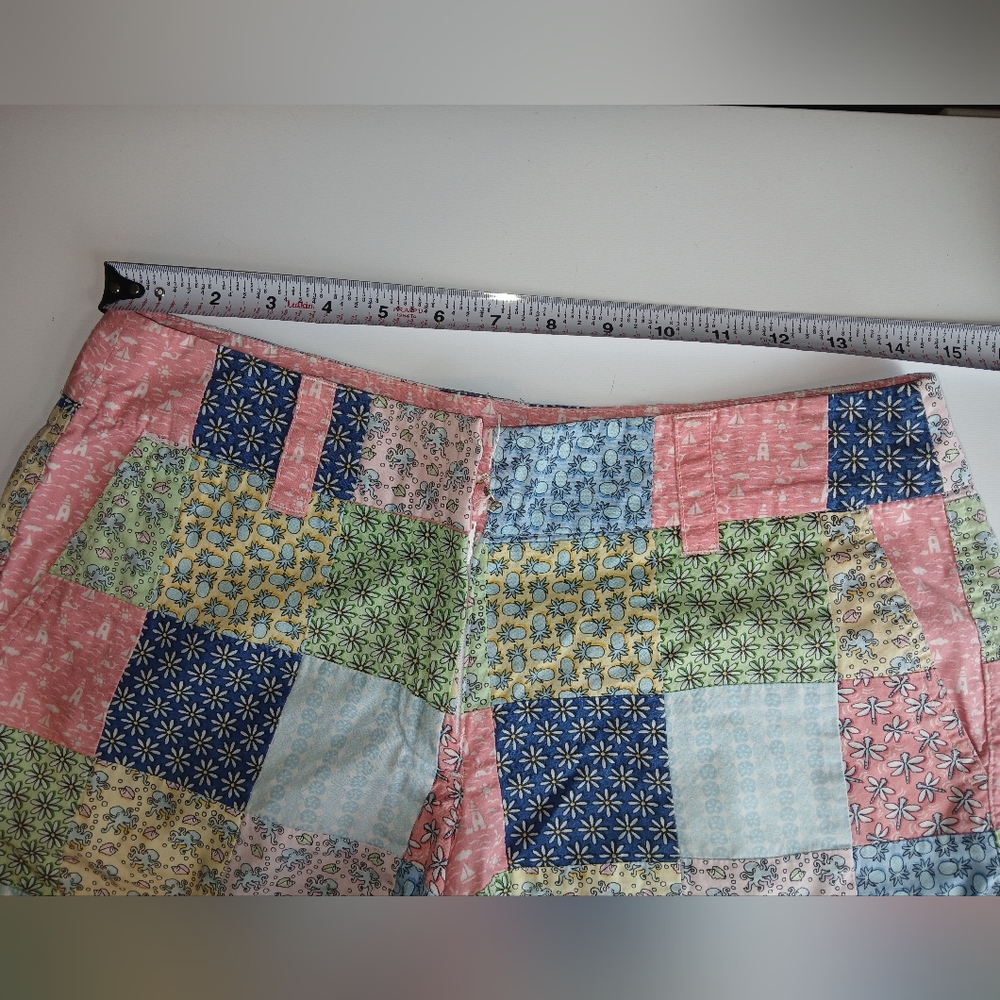 Vineyard Vines Womens Patchwork Quilt Shorts - Size 4 Needs 1 New Clasp - Picture 2 of 6